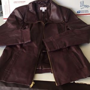 D&Co leather plum jacket size small go to zipper front two front pockets used